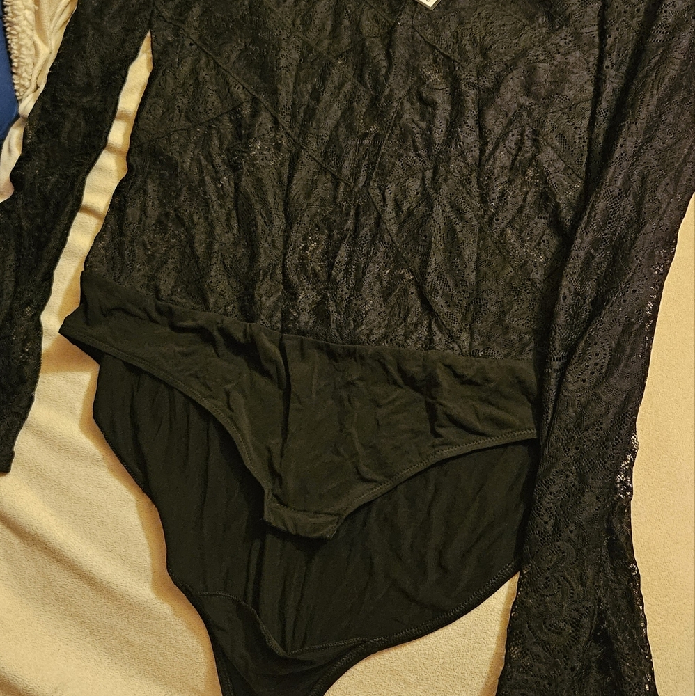 Elegant Black Lace Bodysuit NWT..BCBG MAXAZRIA